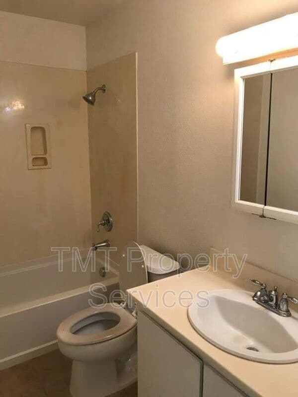 Citrus Heights House: 6503 Donegal Dr