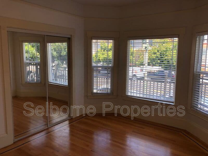 Oakland House: 937 International Blvd