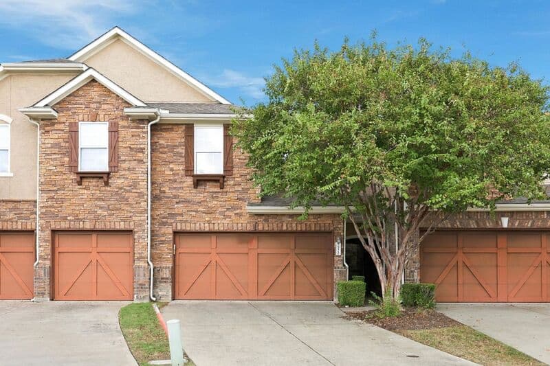 The Colony House: 5972 Clearwater Dr