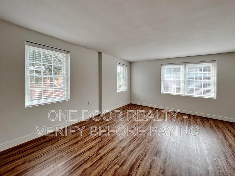 Williamsburg Condo: 732 Scotland Street