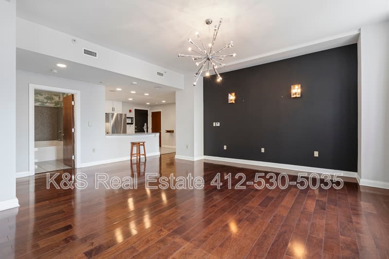 Pittsburgh Condo: 306 Fourth Avenue - Unit 302