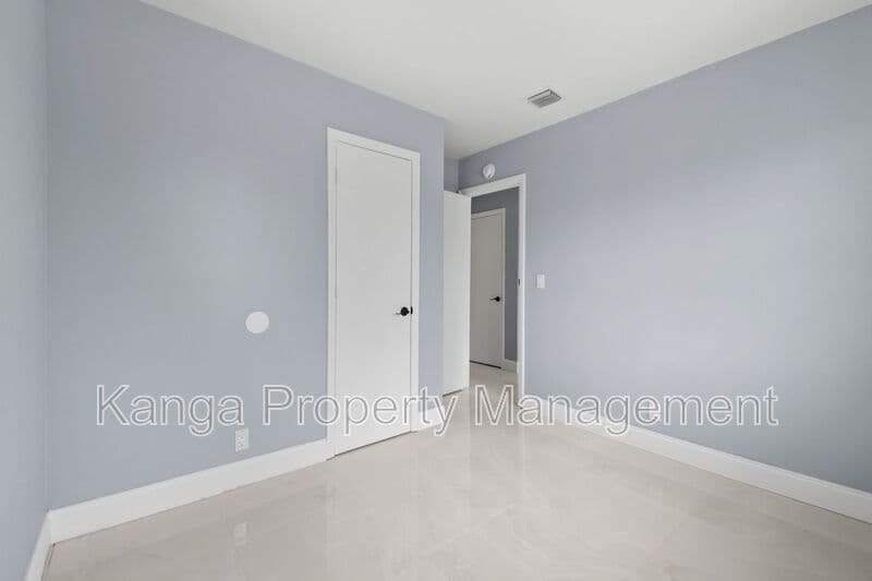 Riviera Beach Condo: 968 W 9th St