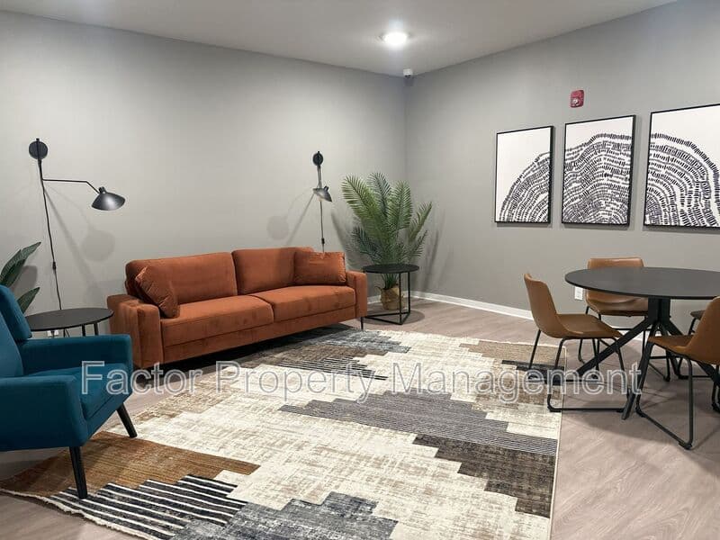 St. Peter Condo: 970 N. 3rd St
