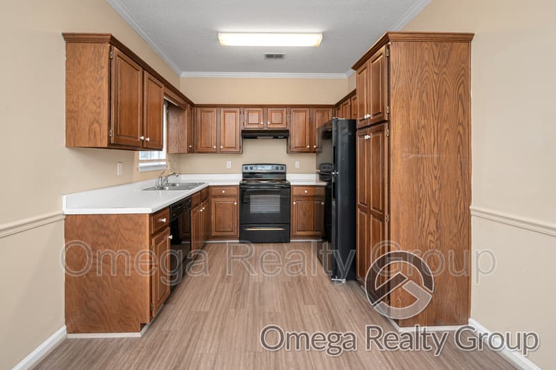 Pelham Townhome: 214 Chase Creek Cir