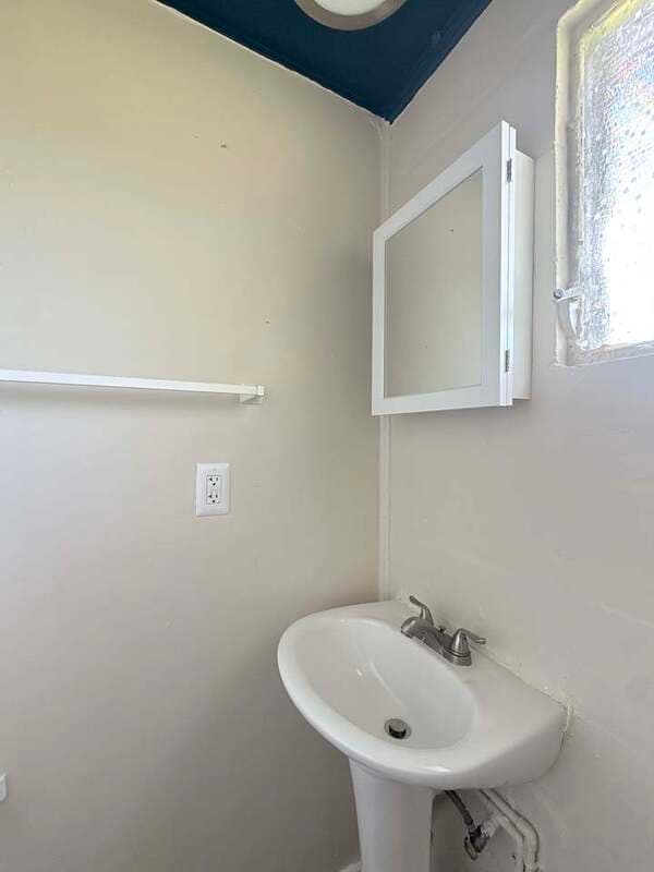 Nokomis House: 812 Padua Court