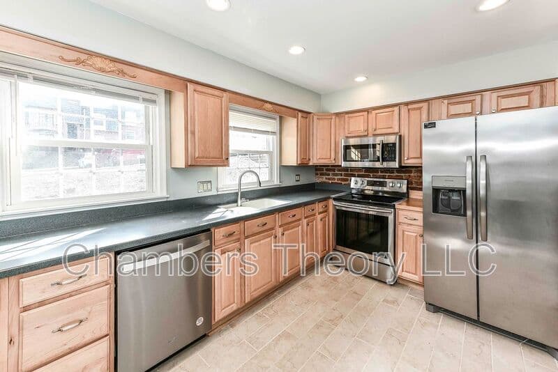 Springfield Condo: 5910 Prince James Dr