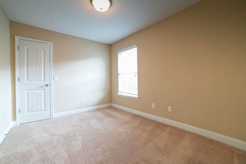 Hinesville House: 211 Augusta Way