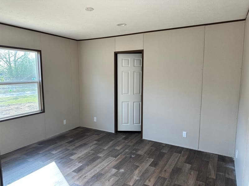Lumberton House: 3525 E Elizabethtown RD