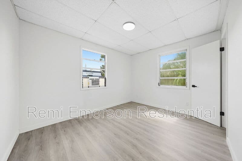 Kissimmee House: 515 Floral Drive