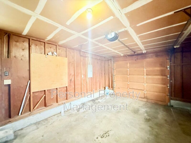 Vancouver House: 414 W 39th St