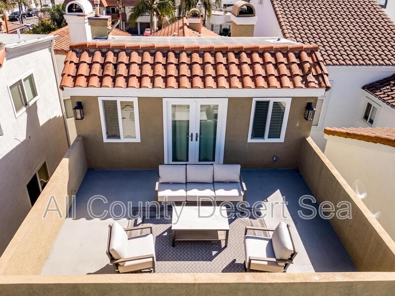 Huntington Beach House: 621 8th St