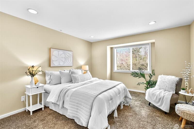 kirkland Condo: 629 Kirkland Way