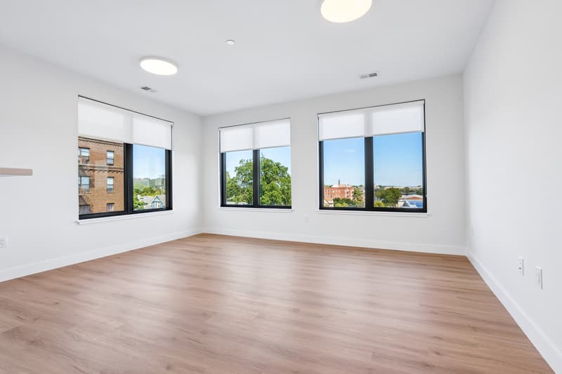 Orange Condo: 407 Highland Avenue - 324