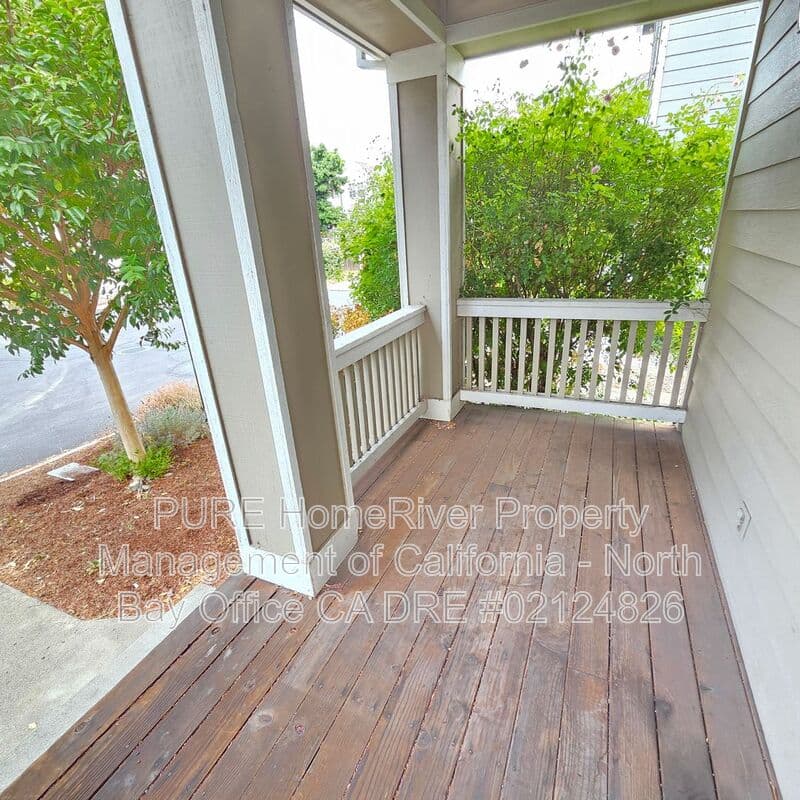 Petaluma House: 1052 Addison Circle