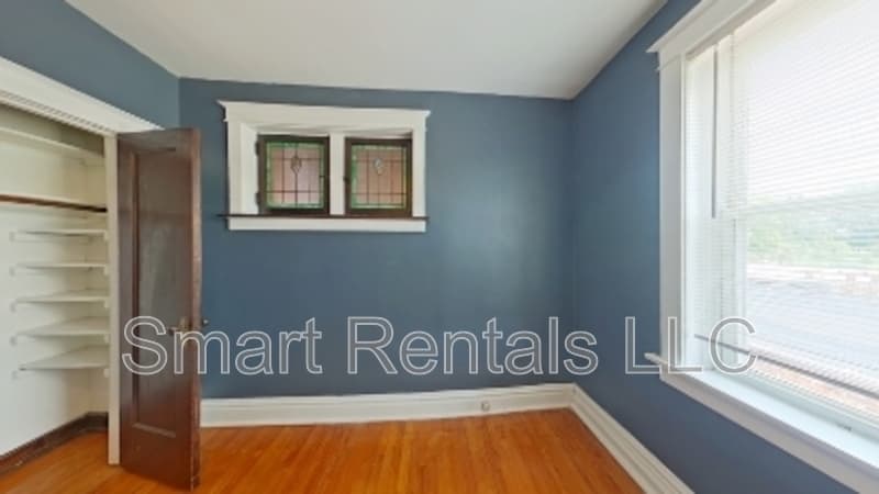 St. Louis Condo: 1004 Tamm Avenue - 1N