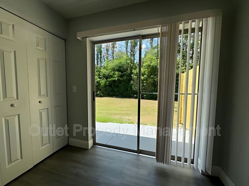 DeLand House: 442 S Hill Avenue