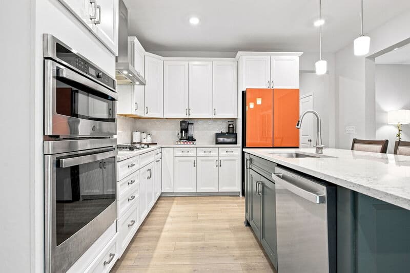 Raleigh House: 7701 Litcham Drive