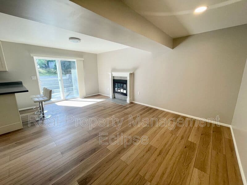 Lynnwood Condo: 18926 65th PL. W