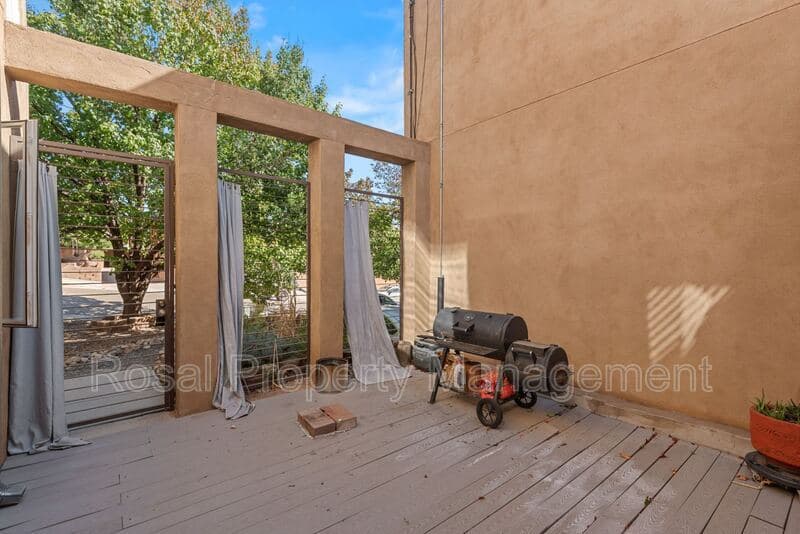 Albuquerque Townhome: 405 Ridge Place NE