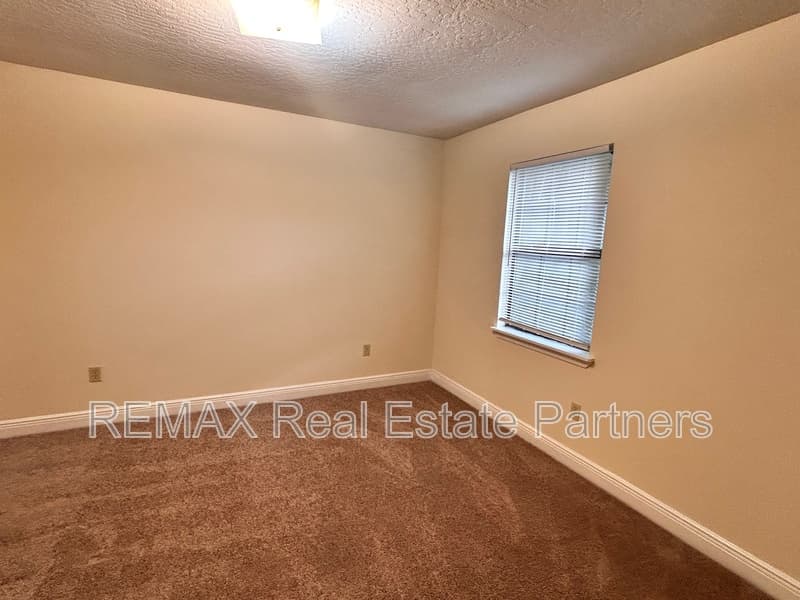 Hattiesburg Condo: 121 Lexington Dr