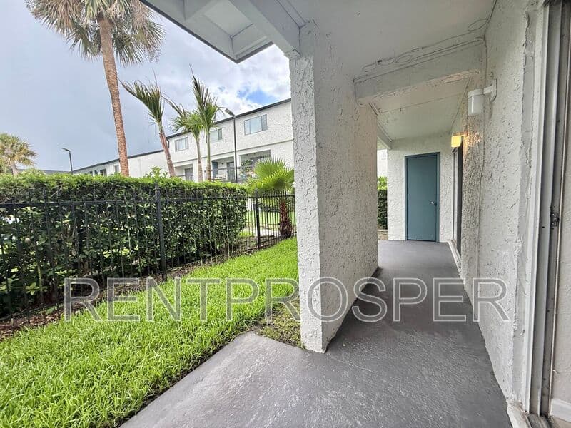 Orlando Condo: 4117 S. Semoran Blvd