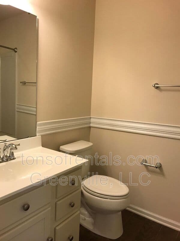 Duncan Townhome: 355 Bellerive Drive