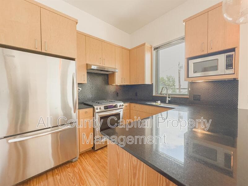Austin House: 1507 North Street #A