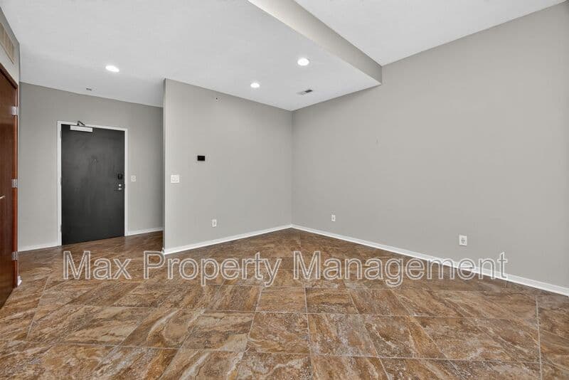 West Des Moines Condo: 640 S 50th St