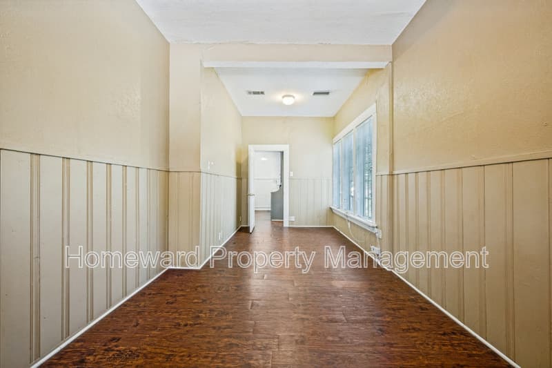 Denton Condo: 904 West Hickory Street - B