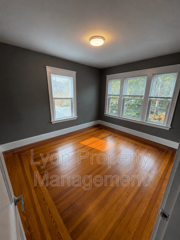 Woonsocket Condo: 352 Manville Rd