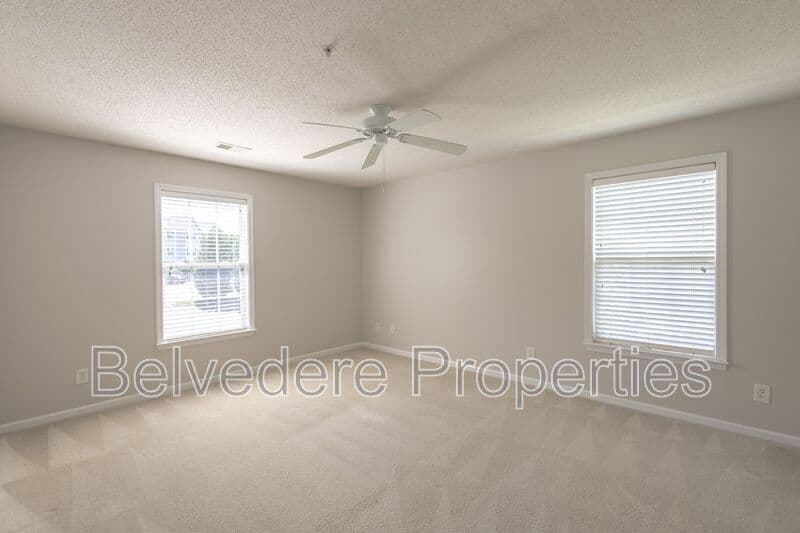 High Point House: 6121 Hedgecock Cir