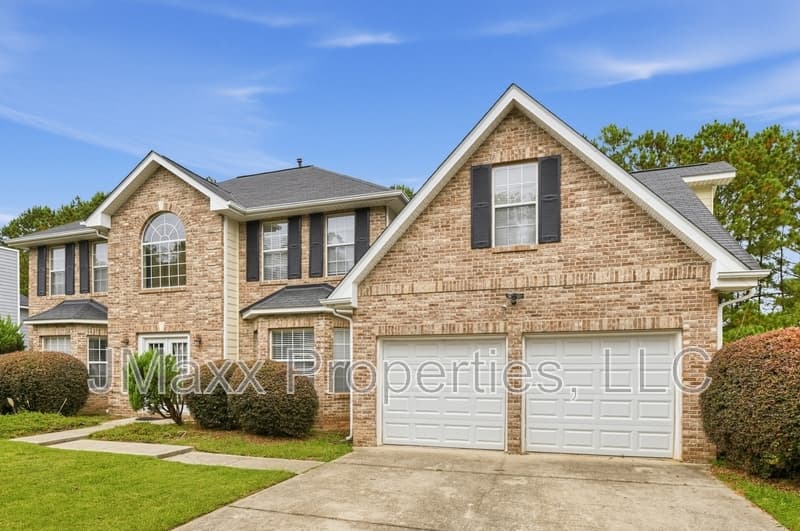 Lithonia House: 1560 Rogers Crossing Dr