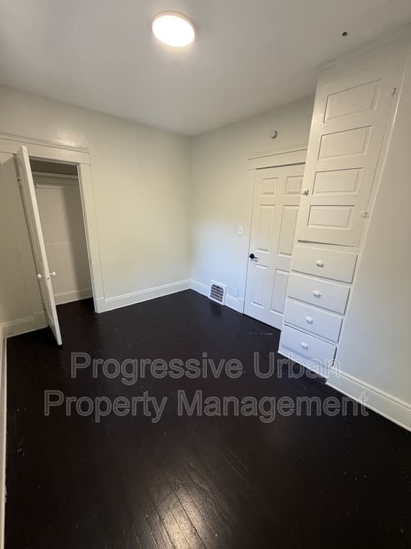 Cleveland Condo: 4609 Behrwald Avenue - Upstairs