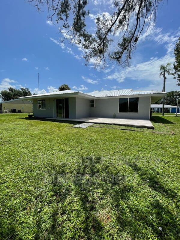 North Port House: 3365 Avanti Circle