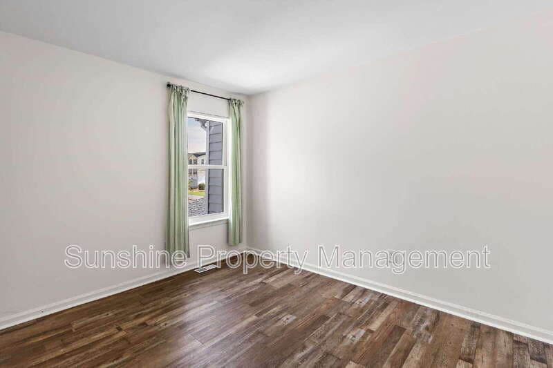 Virginia Beach House: 2305 Merl Circle