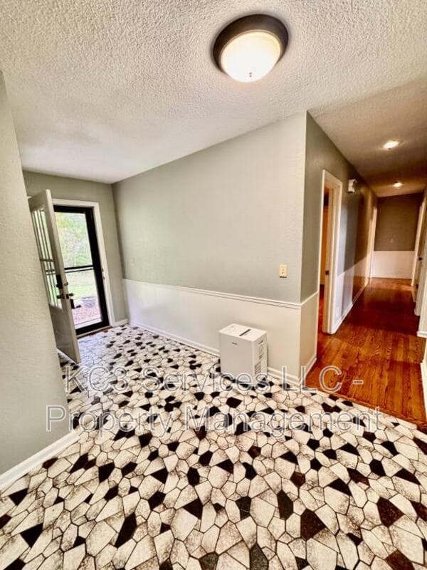 Kansas City House: 4311 NW 80th Terrace