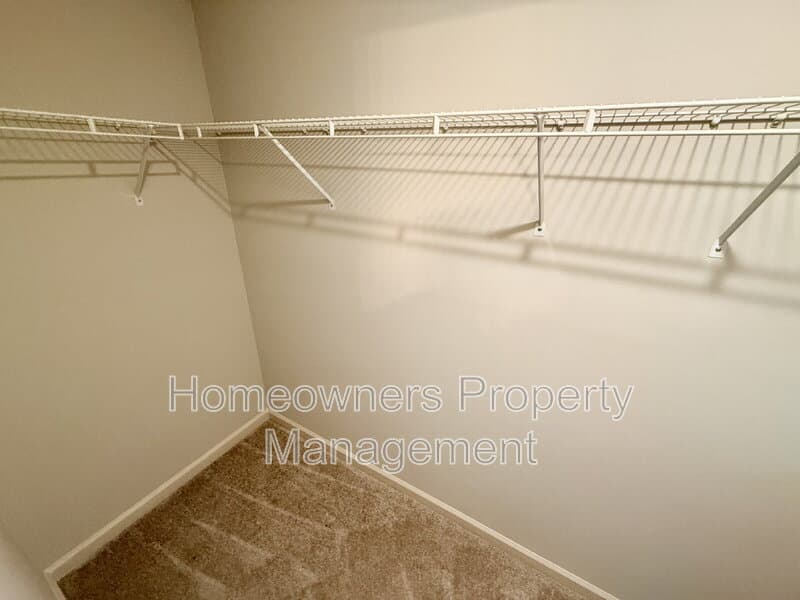 Fayetteville House: 325 Waterdown Dr