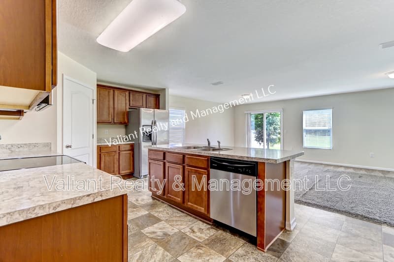 Jacksonville House: 2114 Tyson Lake Drive