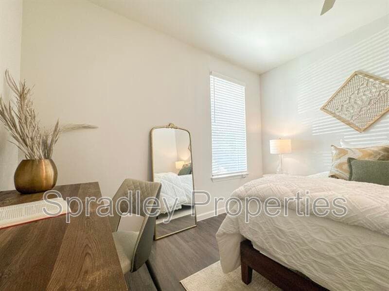 Belton Condo: 710 Shine St. Apt 2204