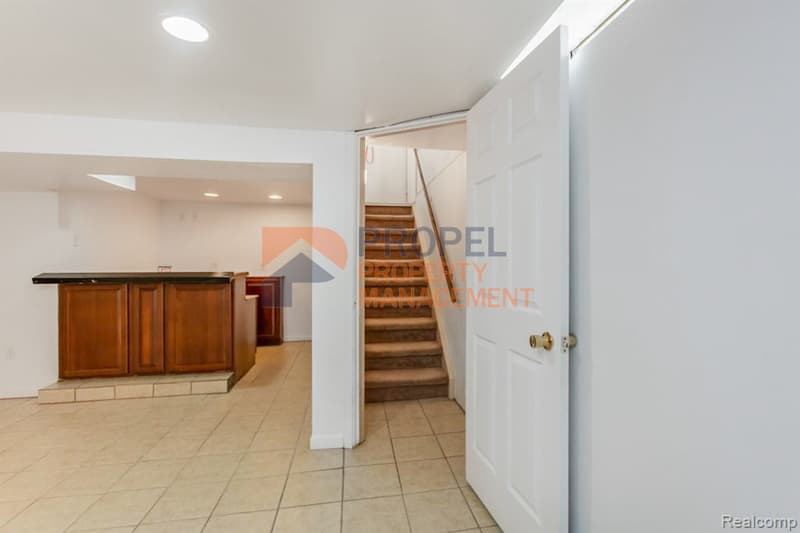 Van Buren House: 10117 Hamilton Street