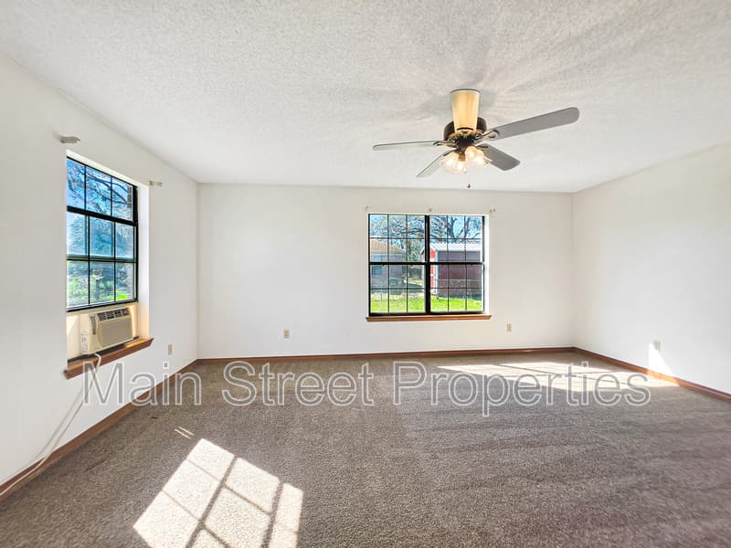 Milton House: 5595 Osceola Street