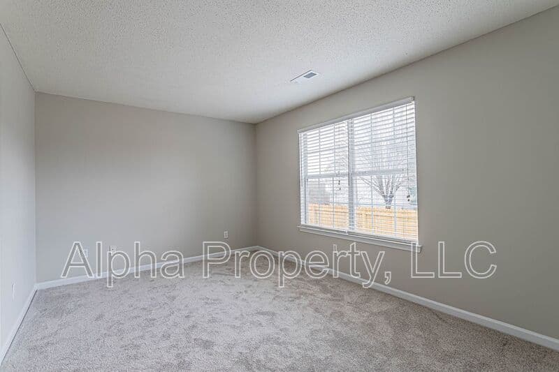 Simpsonville House: 4 Buzzell Ct