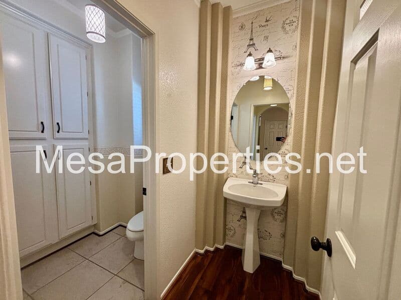 Victorville House: 12604 Sunglow Lane