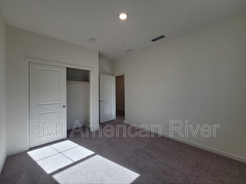 Sacramento House: 3050 River Trout Walk