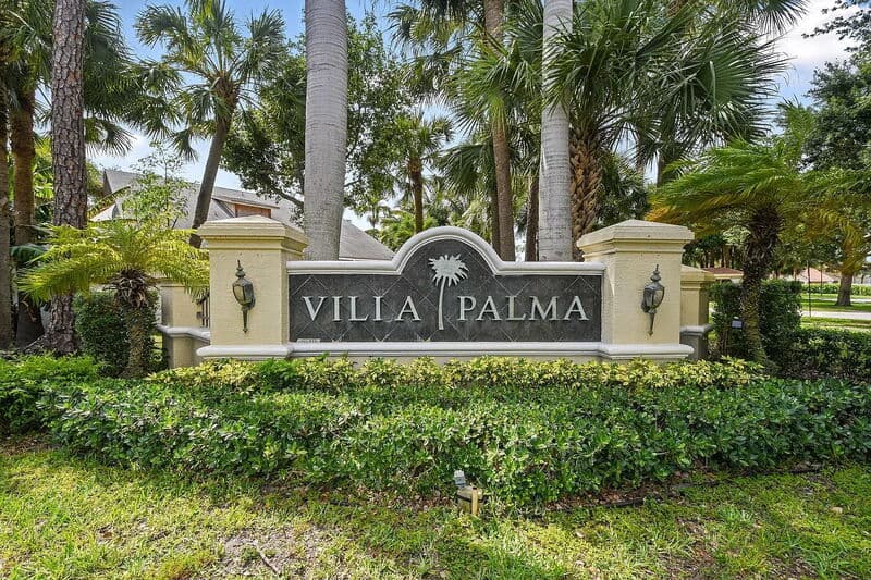 West Palm Beach House: 4528 Thornwood Circle