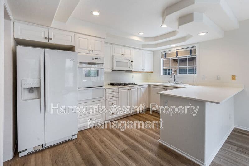San Diego Condo: 12507 El Camino Real