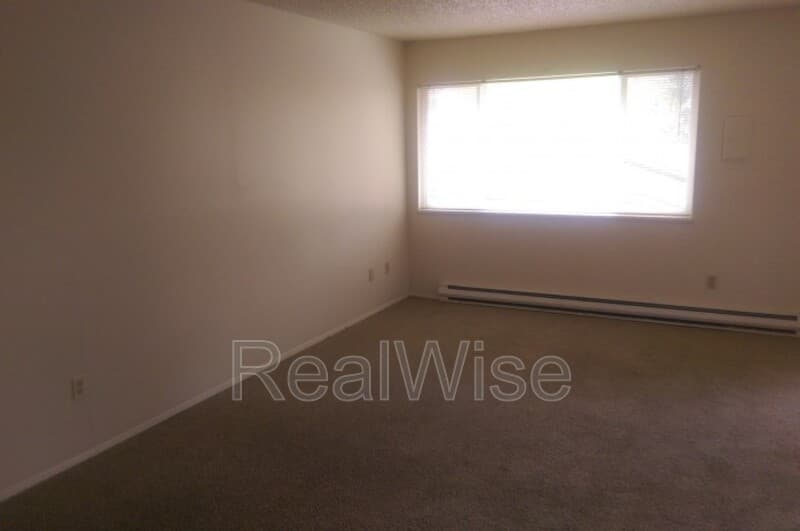 Gresham Condo: 17838 NE Multnomah Dr