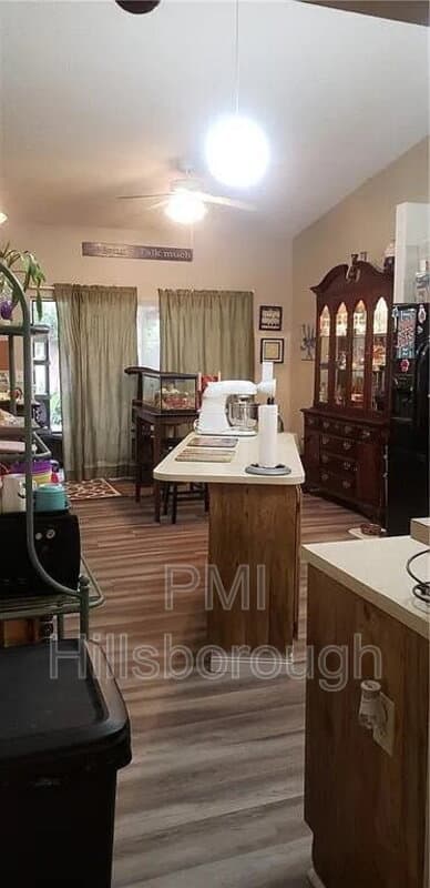 Brandon House: 914 Burlwood Street