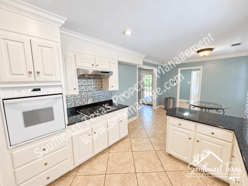 Beaumont House: 6030 Zenith Lane
