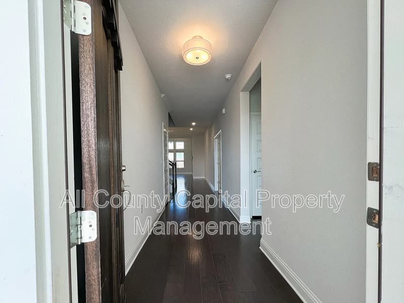 Austin House: 7212 Jument Drive